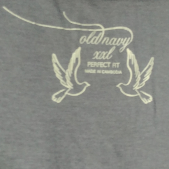 Old Navy Deep V Neck Shirt NWT - Picture 2 of 3